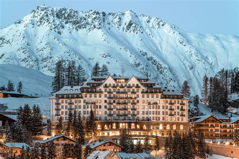Winter Hotel .